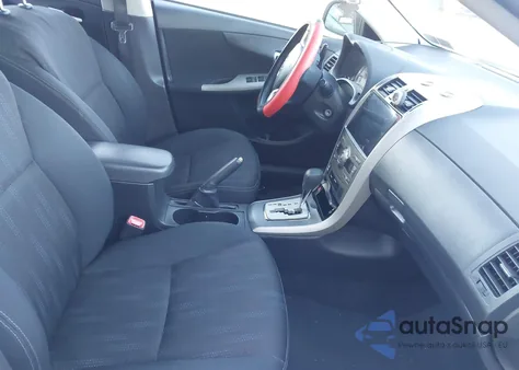 2013 Toyota Corolla S z USA, uszkodzony, nr VIN 2T1BU4EE3DC967111